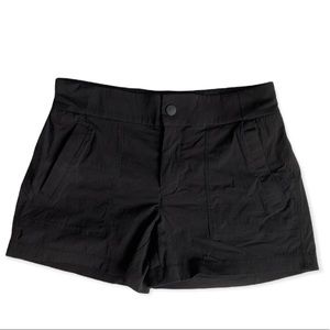 Athleta Trekkie 4” shorts